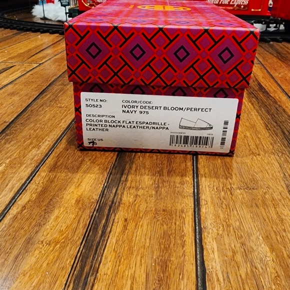 **NIB**Tory Burch Color Block Leather Espadrille, Ivory Desert Bloom/Navy Nappa - Picture 8 of 9